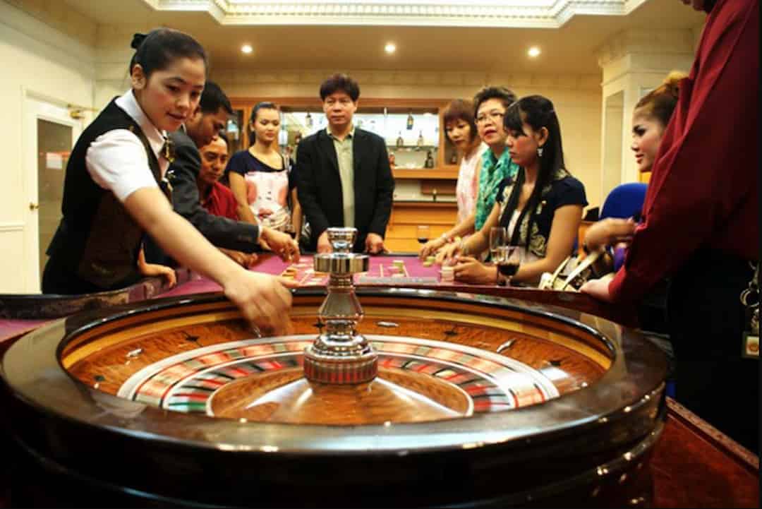 Trò chơi vòng quay thu hút khách hàng ở Crown Casino Bavet