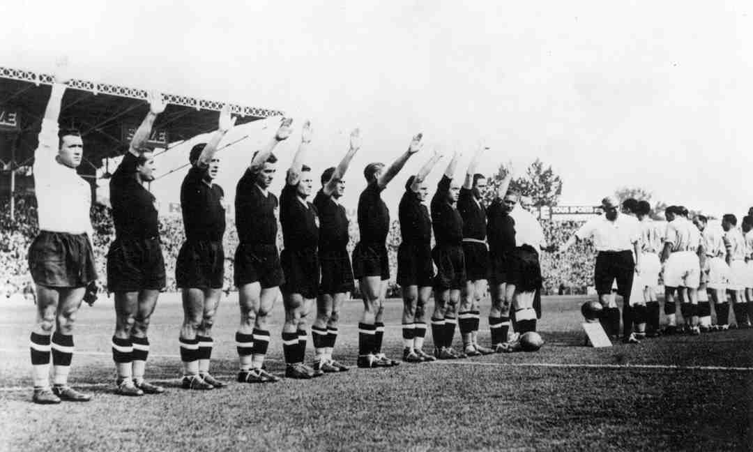 ĐT Ý ra sân thi đấu WC năm 1938